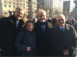 Robert Plenge, Heidi Rehm, David Ledbetter, Robert Nussbaum, waiting to enter White House (Photo: D. Shaywitz)